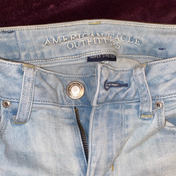 Light wash American Eagle Jeans - Picture 2 of 6